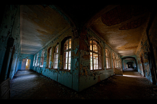 Illustration for article titled Haunting Images Of The Abandoned Hospital Where Hitler Once Convalesced